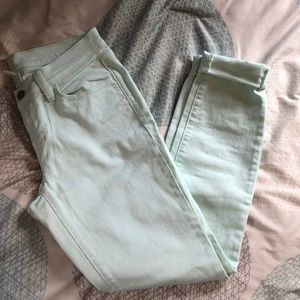Ann Taylor loft super skinny 27/4 mint green capri